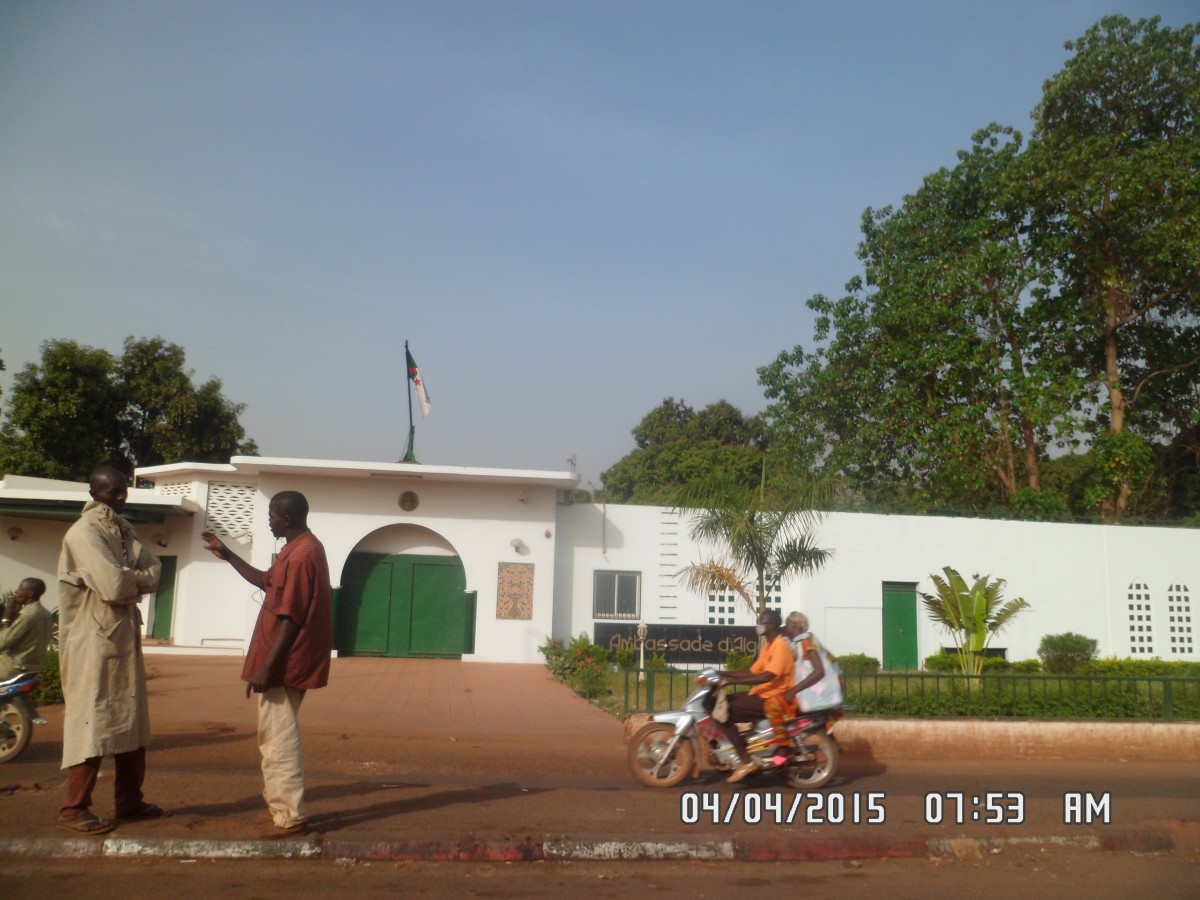 l'entr&eacute;e principale de l'ambassade d'Alger &agrave; Bamako